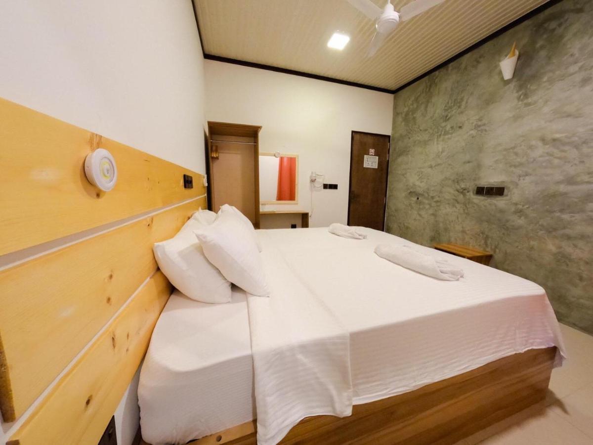 Huvan Inn Fulidhoo Bagian luar foto