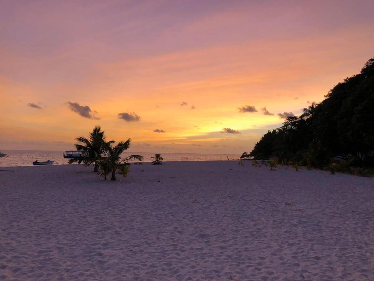 Huvan Inn Fulidhoo Bagian luar foto