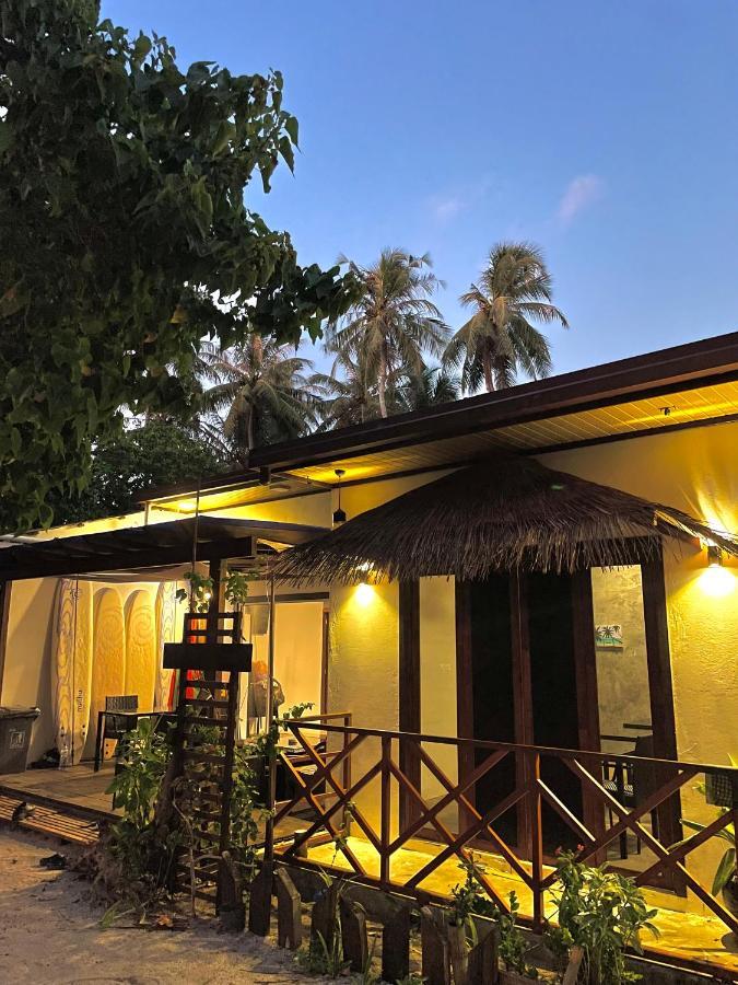 Huvan Inn Fulidhoo Bagian luar foto