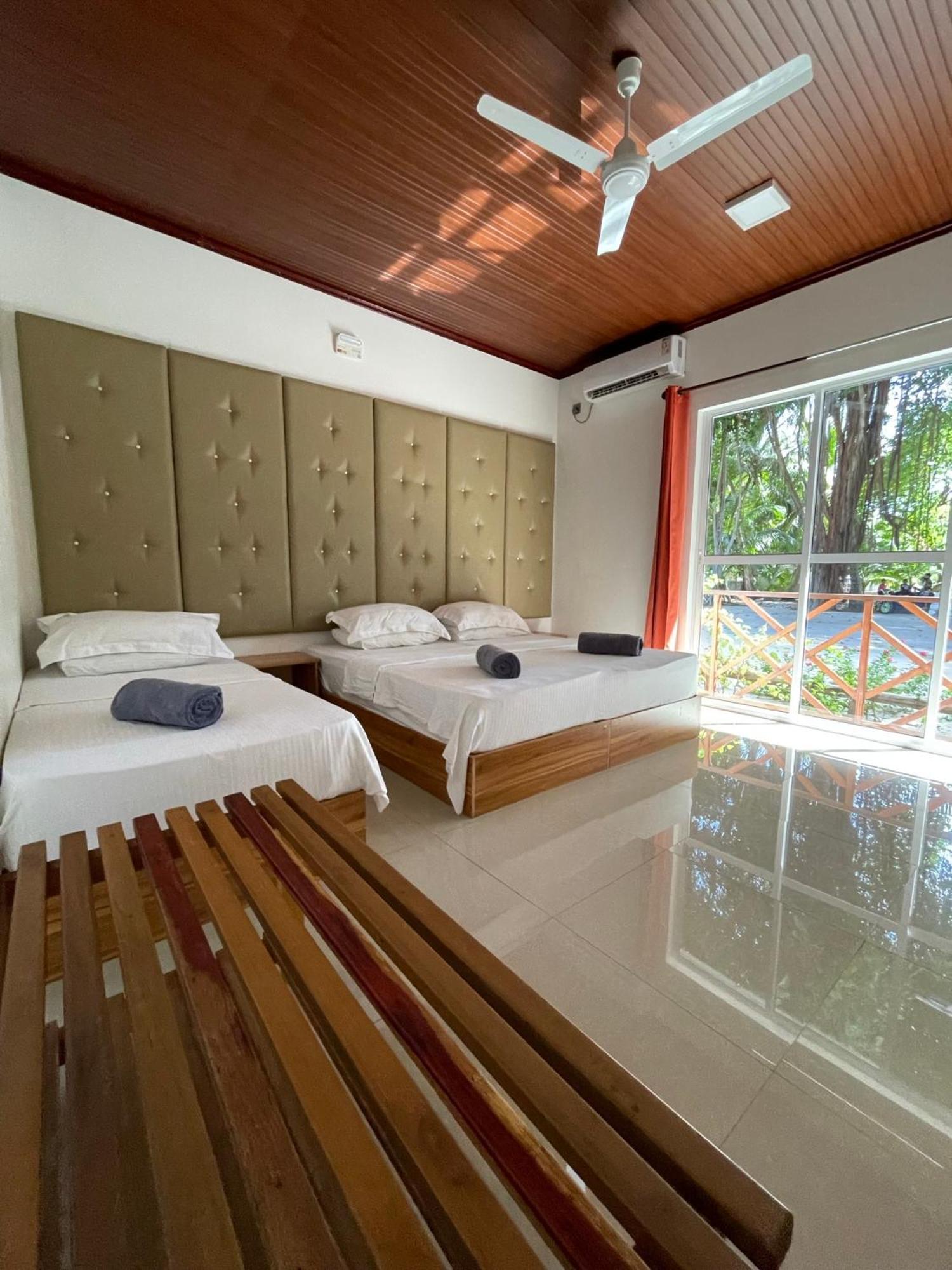Huvan Inn Fulidhoo Bagian luar foto